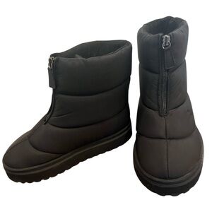 Gia Borghini Black Luna Short Puffy Boots size 37.5  like new worn once